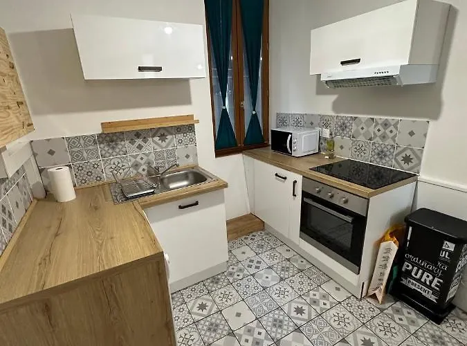 Spacieux - Proche Centre Et Therme Appartement *