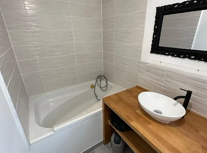 Spacieux - Proche Centre Et Therme